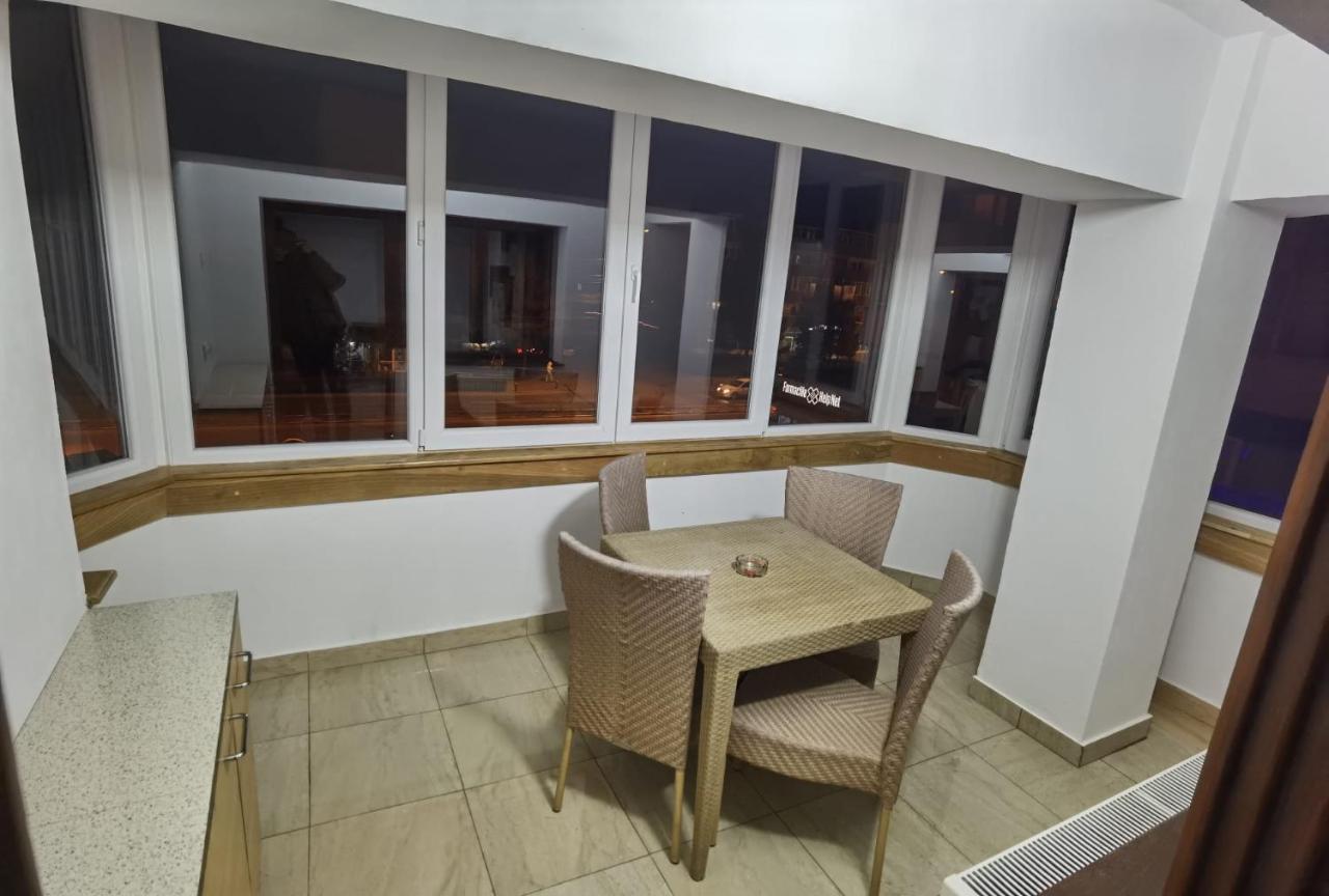 Apartament - Central Târgu Jiu エクステリア 写真